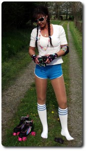 Rollschuhe & Outfit im 80er Retro-Style!