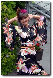 Bilder: Mode im Asia Look Kleid und Wickelhose image-3214