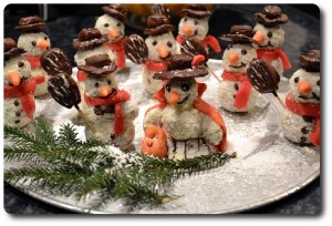Süße Schneemänner aus Marzipan und Spekulatius image-4054