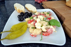 Gnocchi Salat mit Tomaten und Mini Mozzarella image-7096